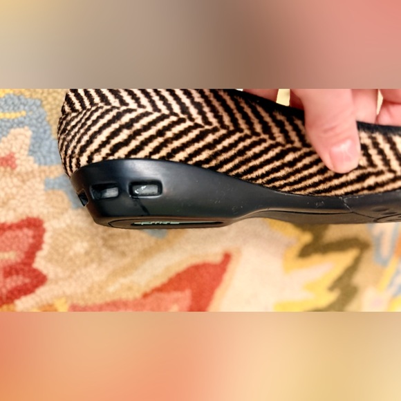 COLE HAAN X NIKE Limited Edition Calf Hair Pointed Toe Ballet Flats - Size 6 1/2 - Picture 12 of 16